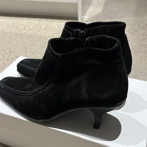 La Canadienne black suede dress booties